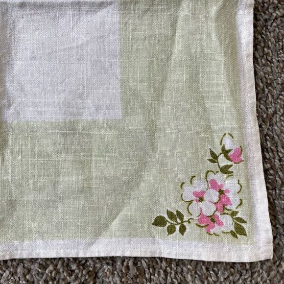 Vintage Floral Table Cloth Doily White Green Pink 14x15 - Picture 5 of 5